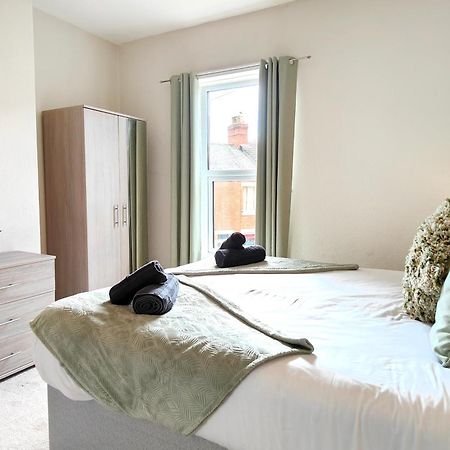 Douglas House, Near Hospital, Attractive And Comfy 2 Bedroom House With Enclosed Yard To Rear Carlisle  Exterior foto